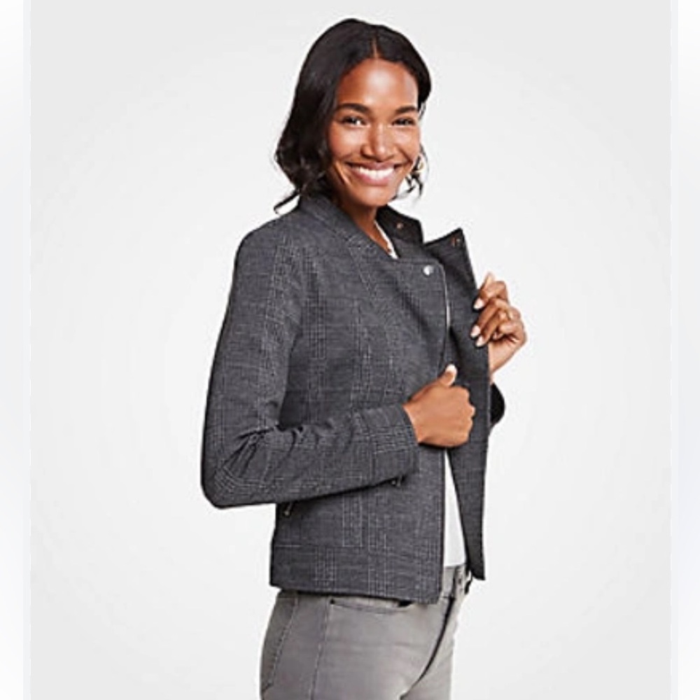 Ann Taylor Plaid Knit‎ Moto Jacket in Gray Plaid size 6